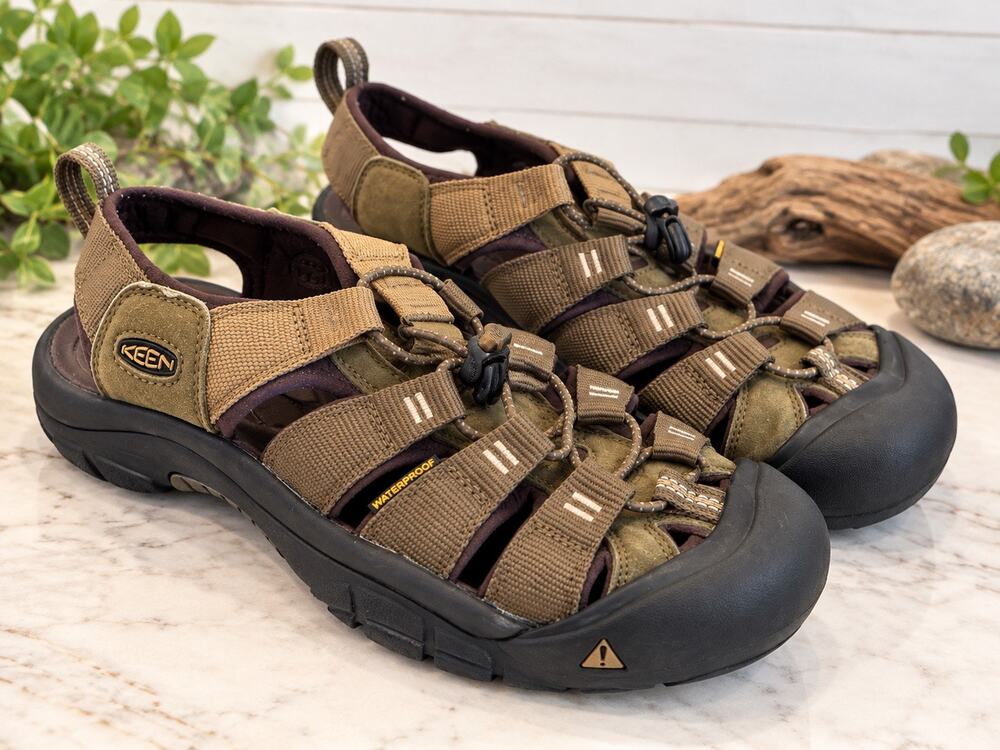 KEEN Newport Waterproof Leather Hiking Sandals Men’s 9 Brown Olive Outdoor Trail